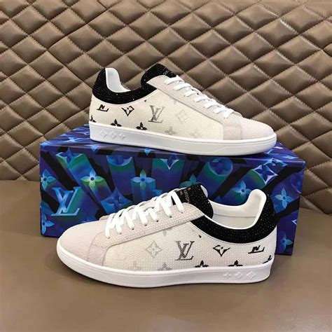 sneaker uomo louis vuitton|louis vuitton sneakers new collection.